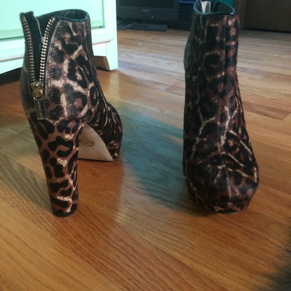 Michael Kors Cheetah Lesly Bootie - Picture 3 of 3